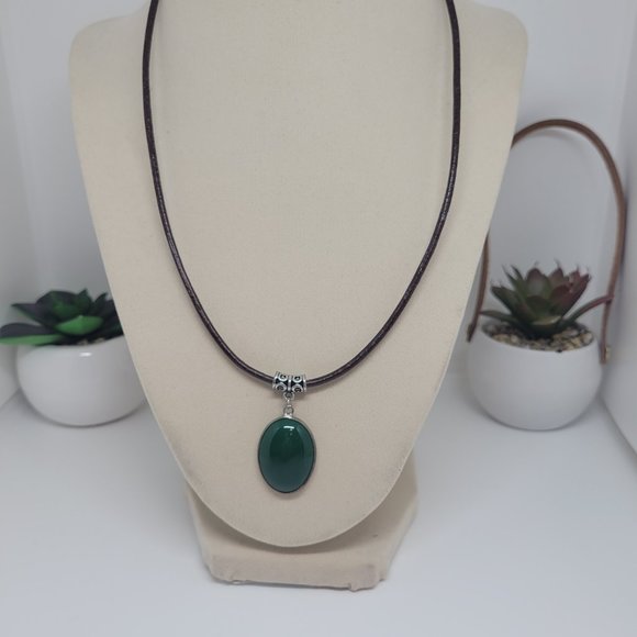 15" Distressed Leather Necklace with Emerald Green Pendant and toggle clasp - Picture 2 of 7